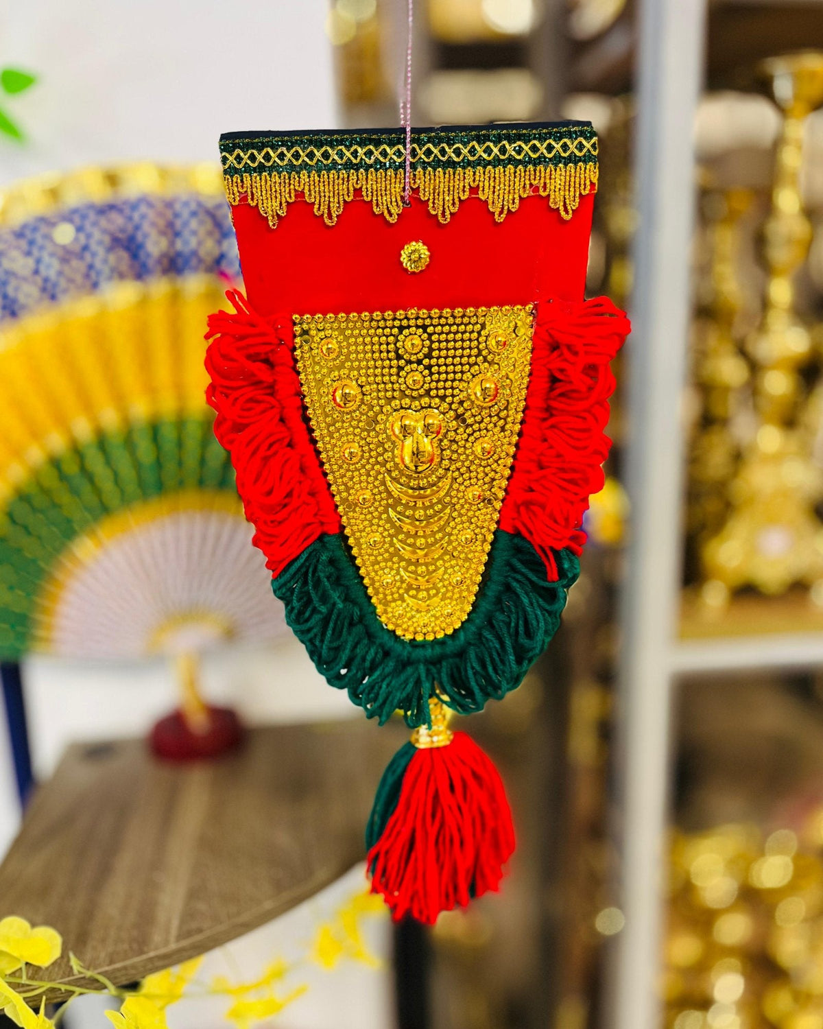 Kerala Souvenir Gift Box with Traditional Kerala Handicrafts