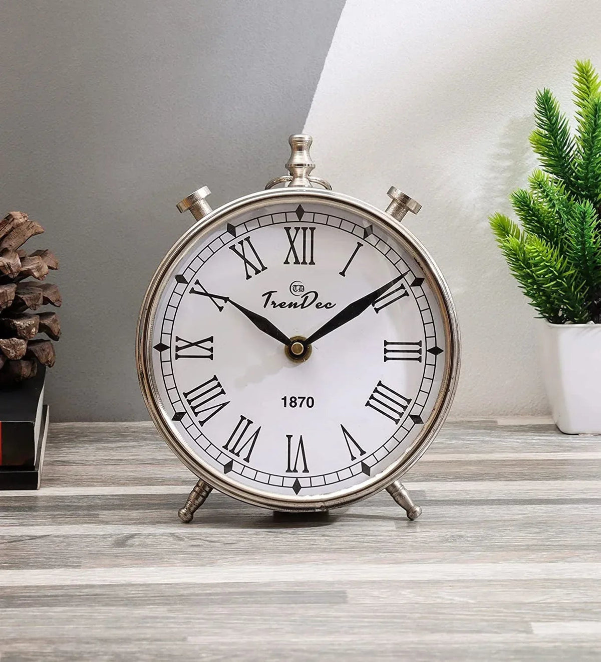 5 inch Dia Analog Metal Table Clock in Silver Finish - ArtyCraftz.com