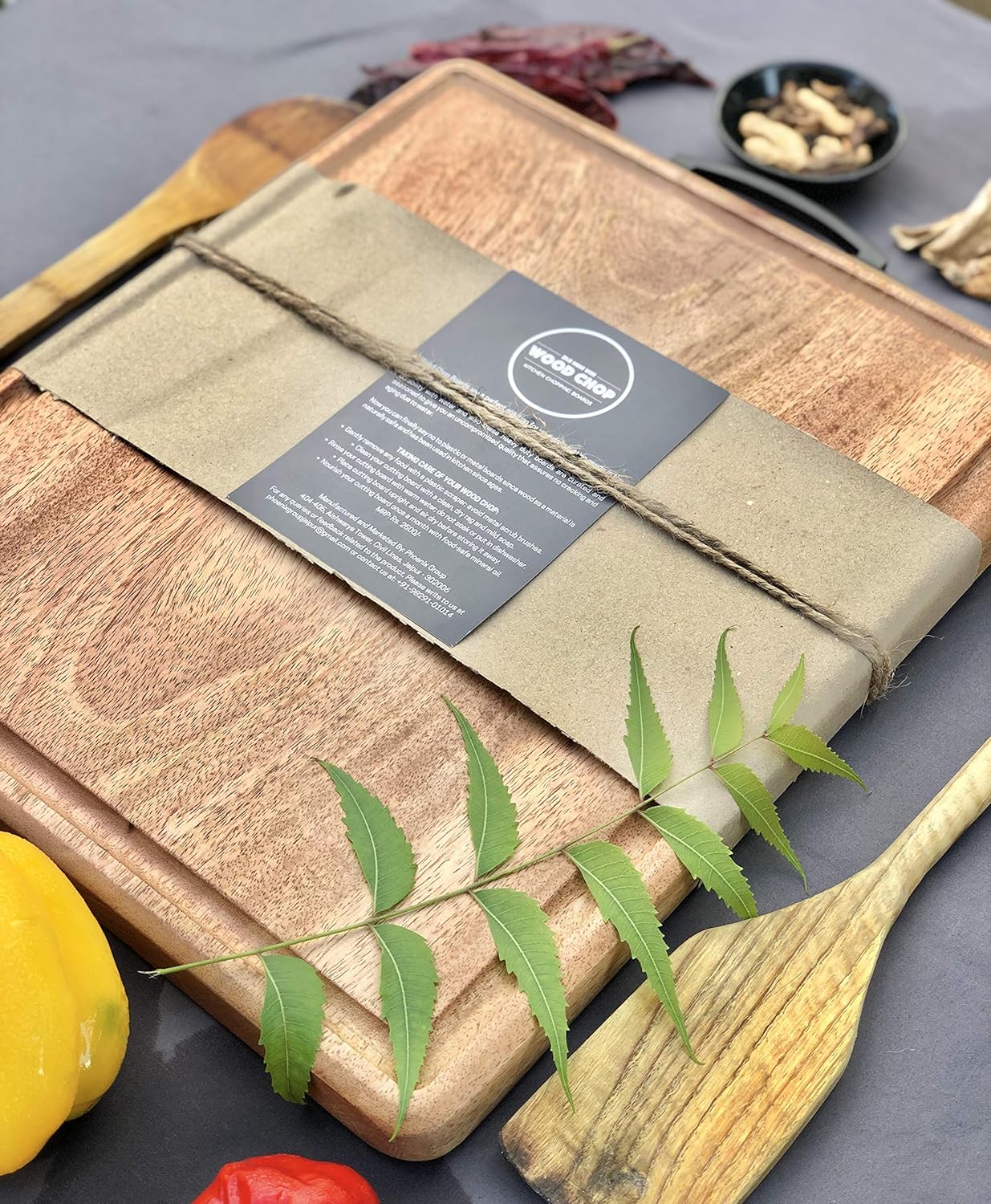 Anti-Bacterial Single Piece Solid Mango Wood Chopping Board with Food Grade Mineral Oil Finish