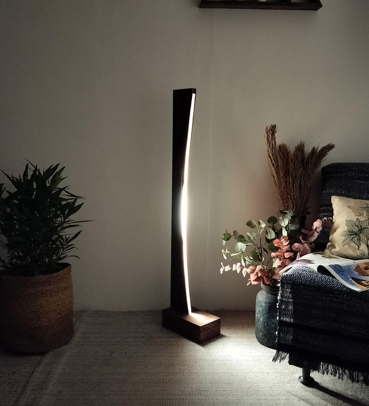 Arc LED Wooden Floor Lamp - ArtyCraftz.com