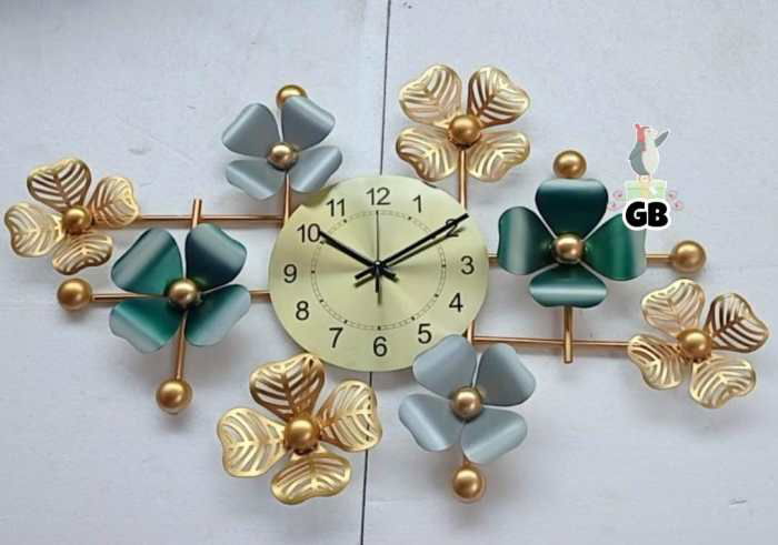 Beautiful Clover 33 x 23 Inches wall clock - ArtyCraftz.com