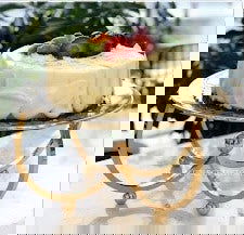 Crown Shape Cake Stand - ArtyCraftz.com