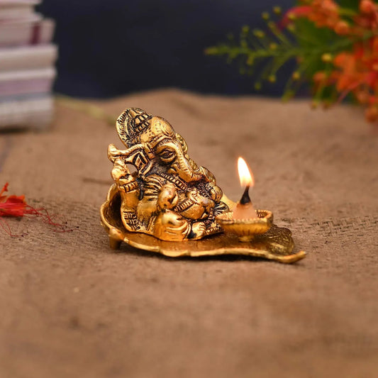 Ganesha on Pepal Leaf Diya