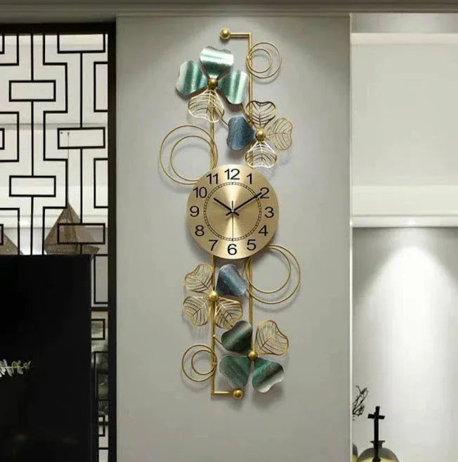 Handcrafted Metal Clover Time Vertical Wall Decor - ArtyCraftz.com