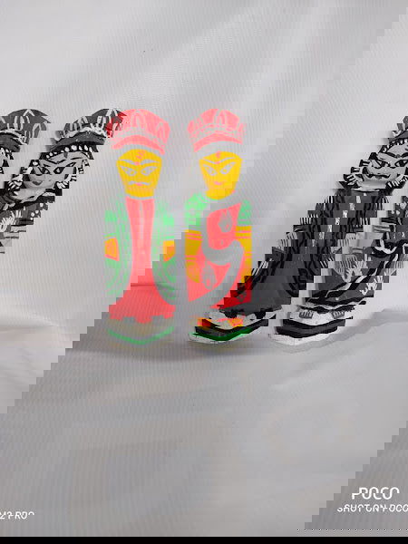 Handcrafted Wooden King and Queen Statue for Home Decor - ArtyCraftz.com