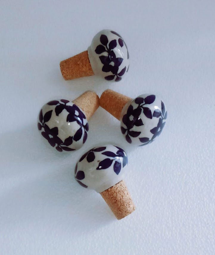 Handmade Ceramic Wood Wine Stopper,Bottle Stopper Cork to Keep The Wine Fresh White with Blue Color - ArtyCraftz.com