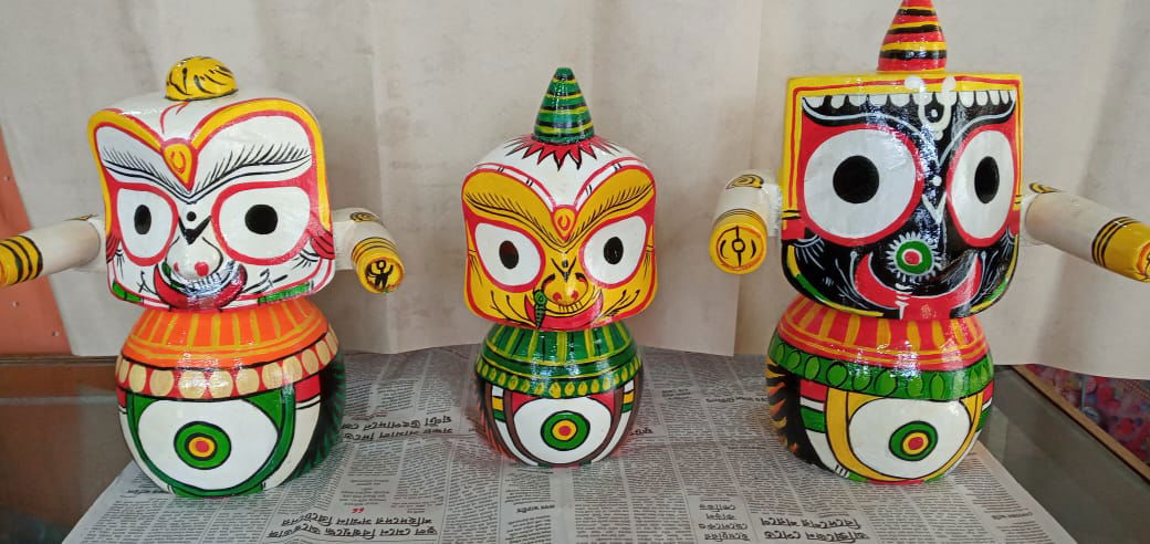 Handmade Lord Jagannath,Balabhadra, Subhadra Natungram Wooden Craving - ArtyCraftz.com