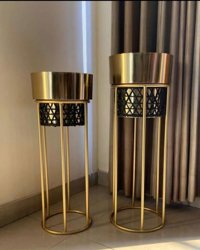 Handmade Metal Planter for Home Decor and Gifting - ArtyCraftz.com