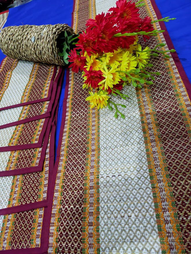 Handmade Premium Maroon Sabai Table Mats - ArtyCraftz.com