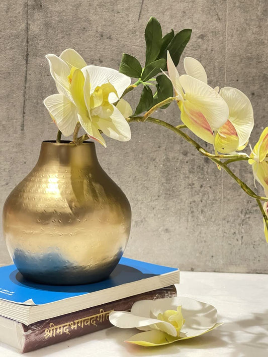 Luxury Gold Centerpiece Metal Vase-ArtyCraftz.com