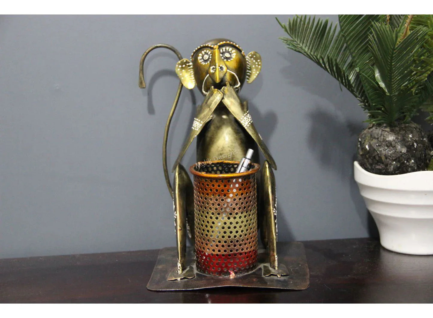 Metal Monkey Pen Stand Showpiece – Handcrafted Iron Desk Organizer - ArtyCraftz.com