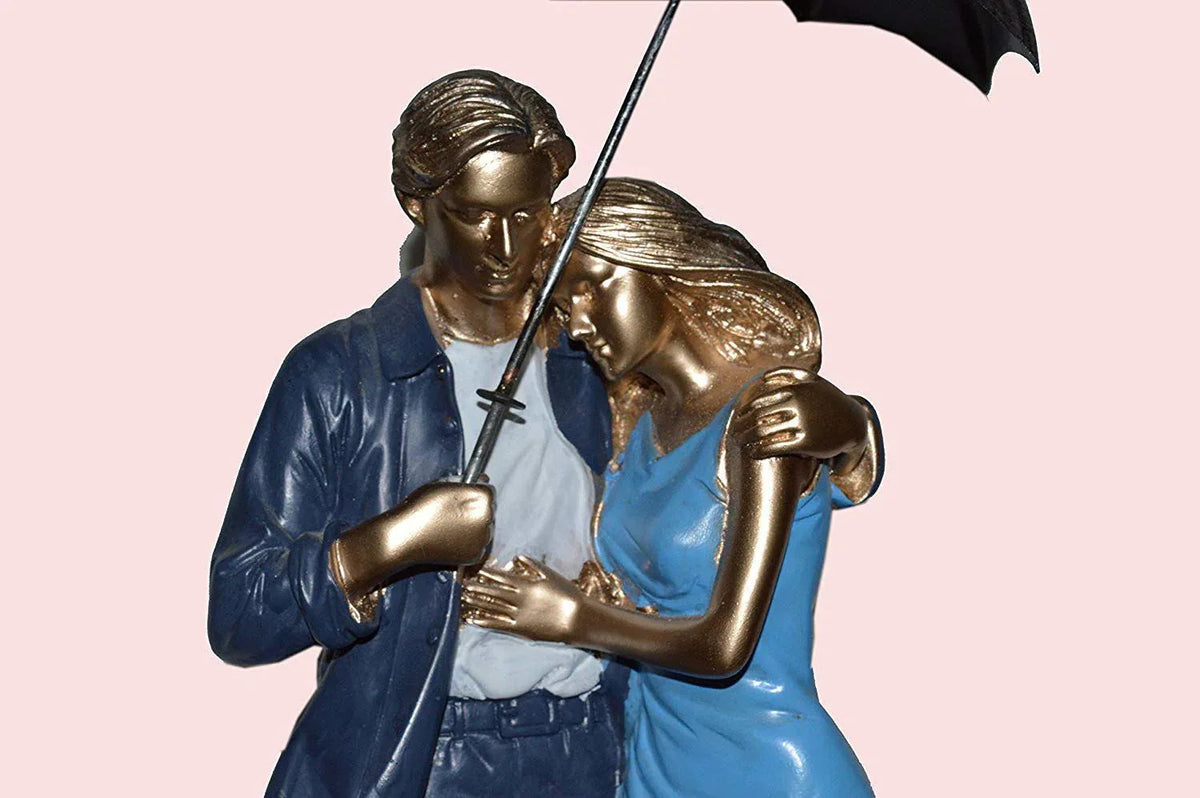 Polyester Love Couple with Umbrella Showpiece - ArtyCraftz.com