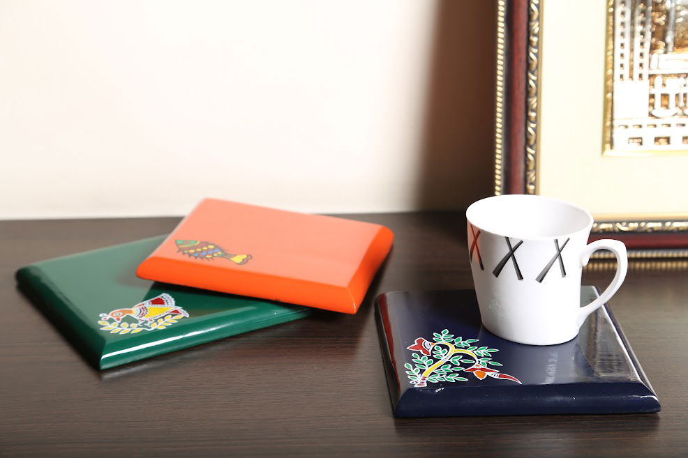 Shiny Trivet Set Of 3 in Wood For Kitchen & Dinning Table - ArtyCraftz.com