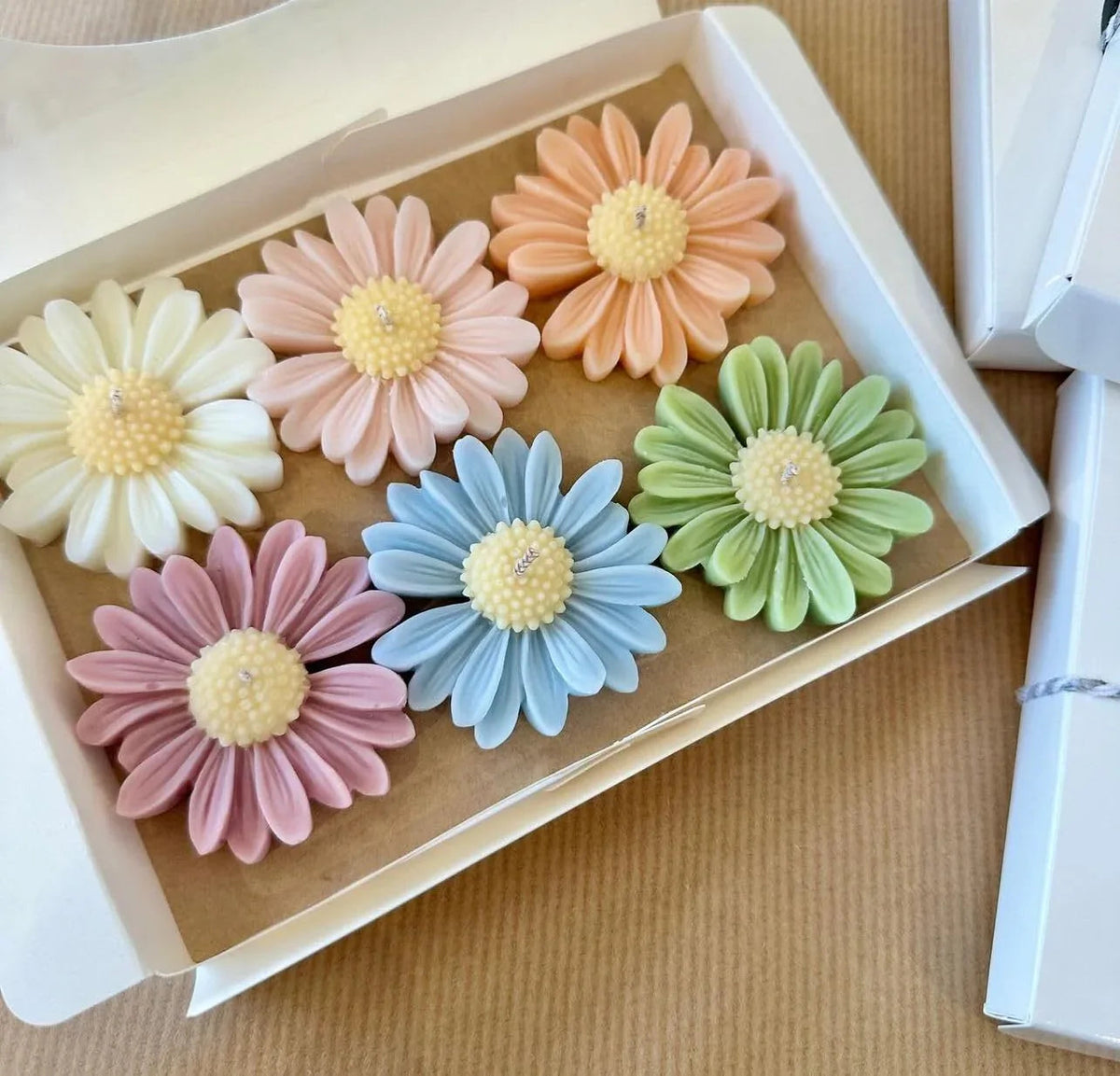 Daisy Design Scented Flower Candles - ArtyCraftz