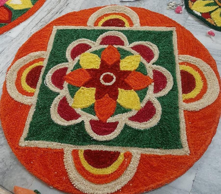 Flower Design Woolen Rangoli Mat - ArtyCraftz