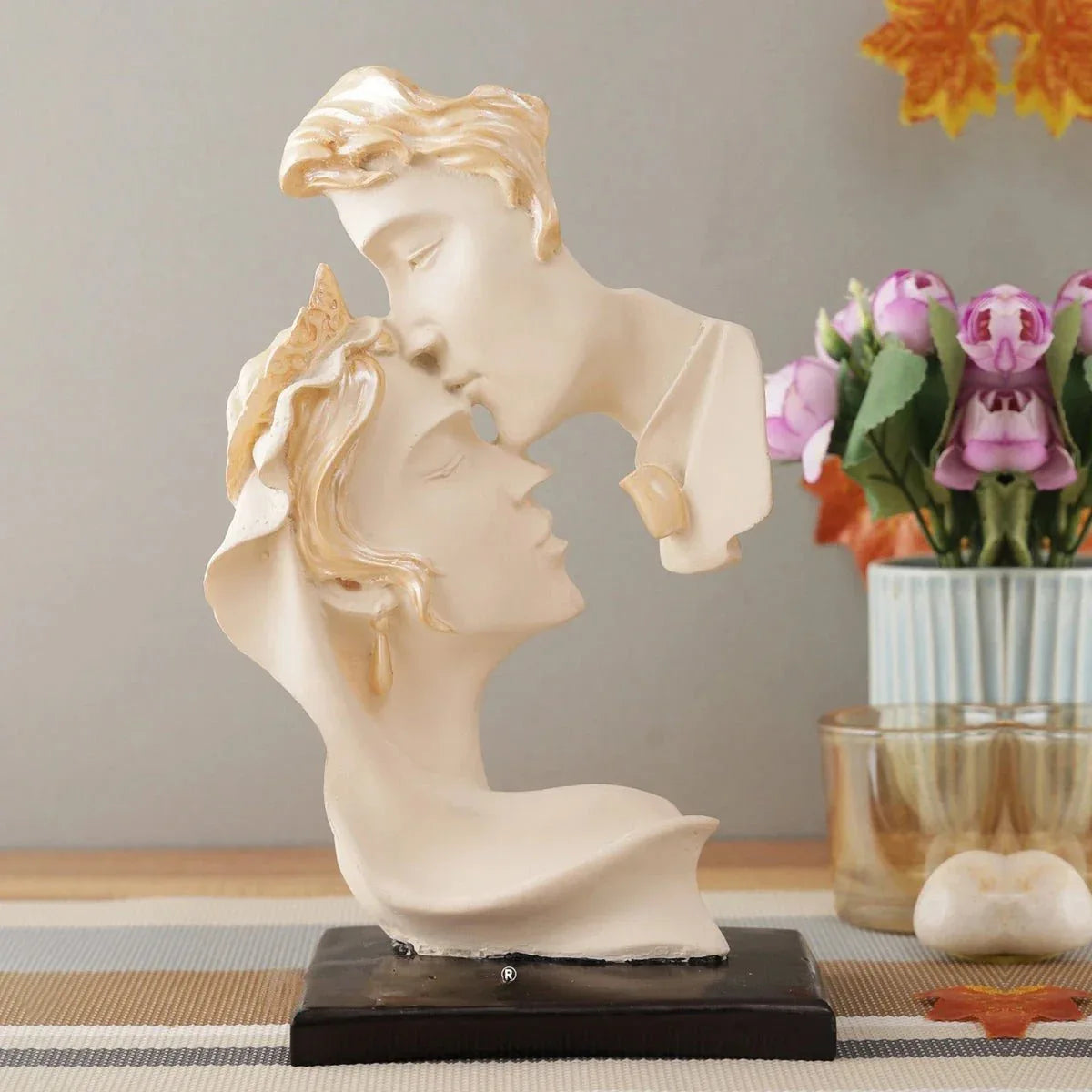Poly Resin Couple Love Showpiece - ArtyCraftz