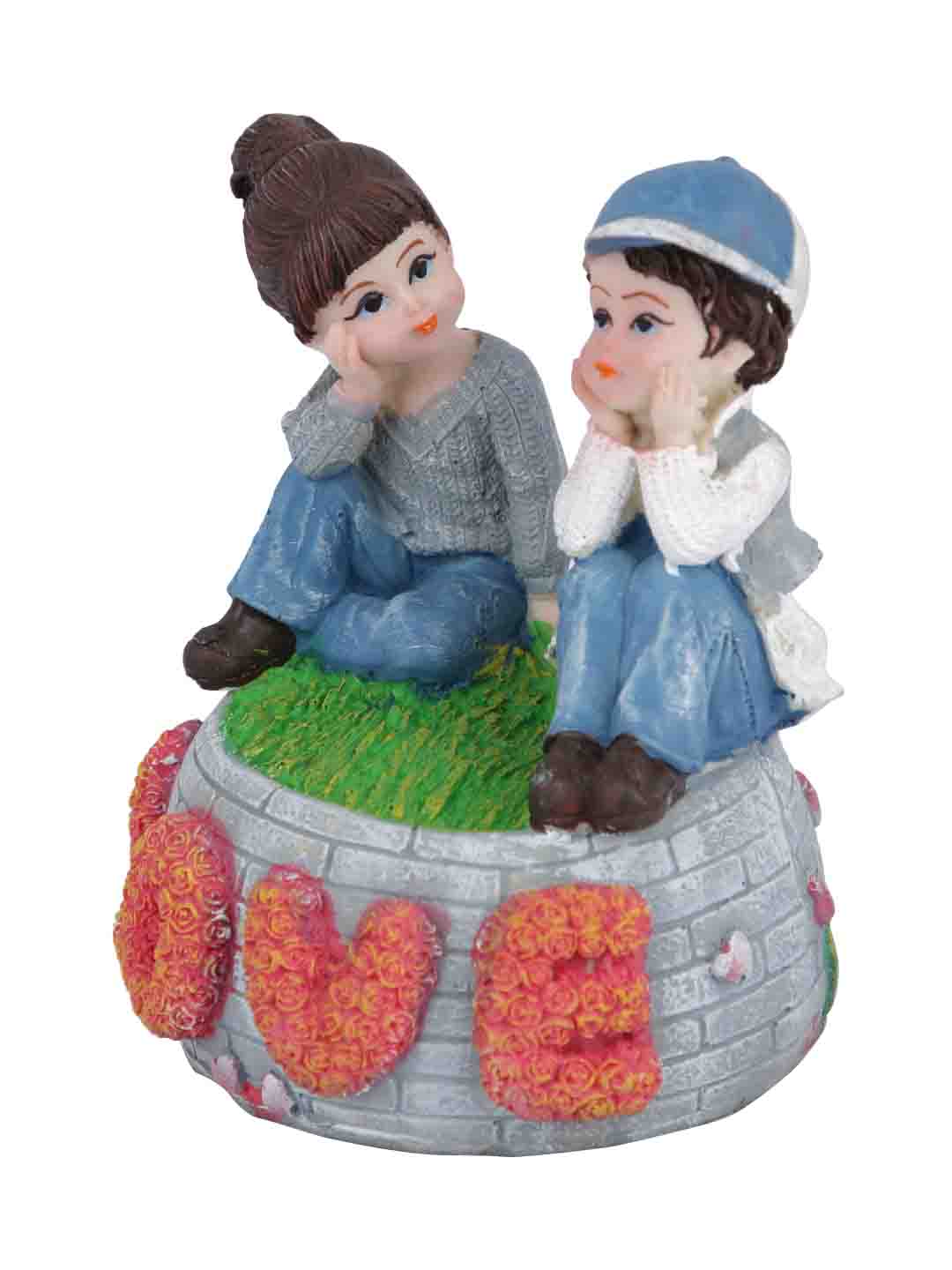 Resin Sitting Couple Table Top Showpiece - ArtyCraftz