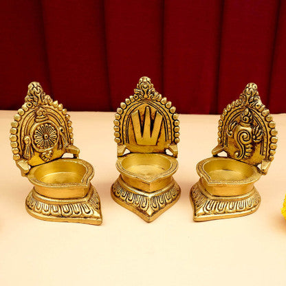 Brass Vaishnav Symbols Oil Lamp- ArtyCraftz.com