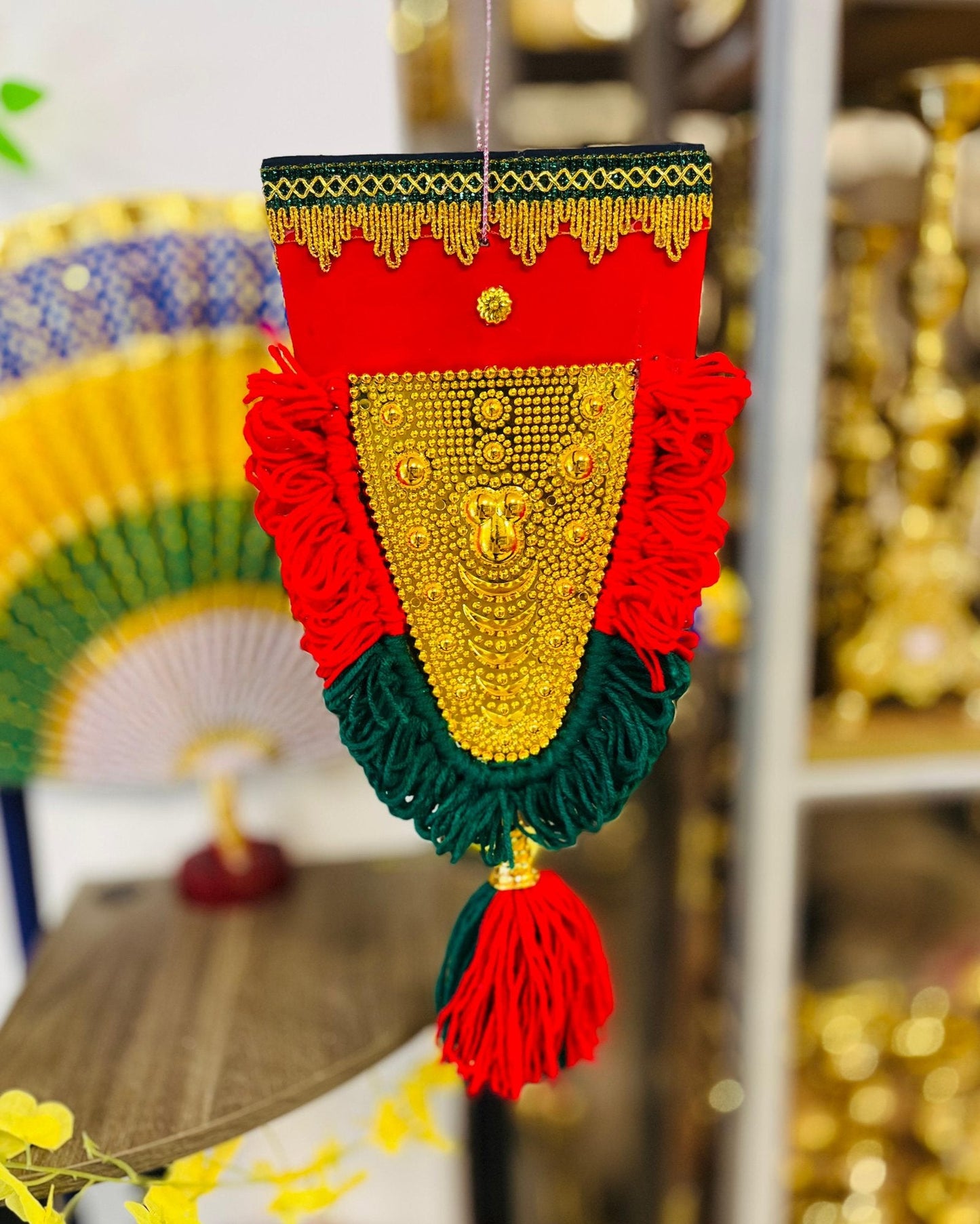 Kerala Souvenir Gift Box with Traditional Kerala Handicrafts