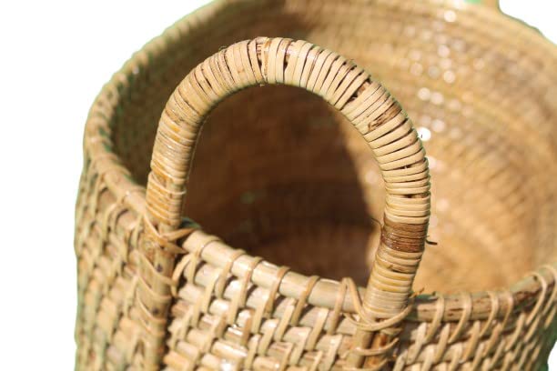 Hand woven natural rattan laundry bin basket with handle