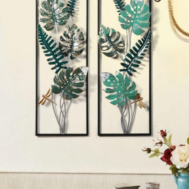 Handcrafted Metal Palm Leaf Frame Wall Decor