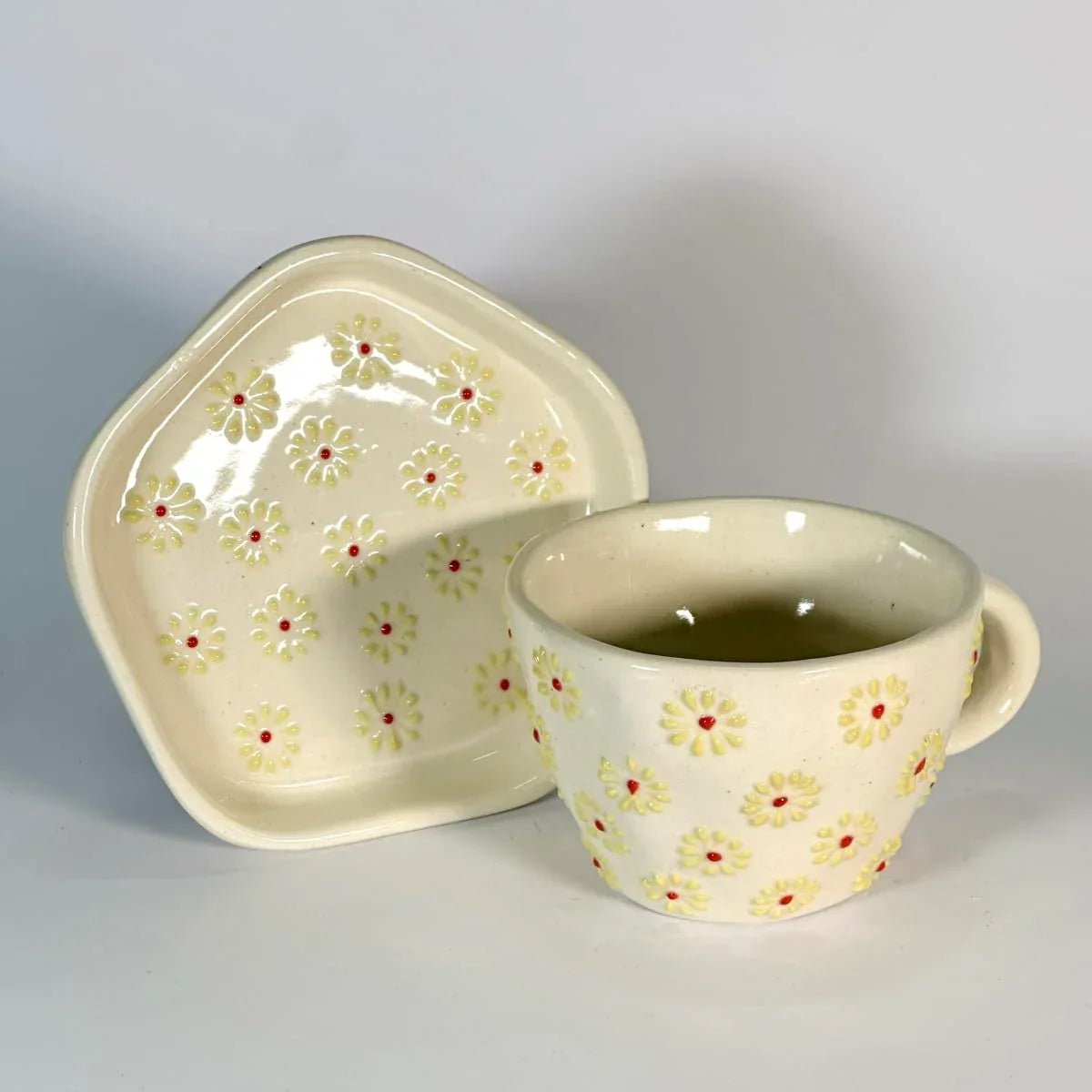 Embossed Daisy Bloom Ceramic Cup & Saucer Set-ArtyCraftz.com