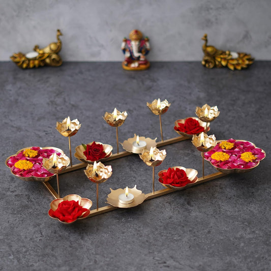 Decorative candle holder with flowers