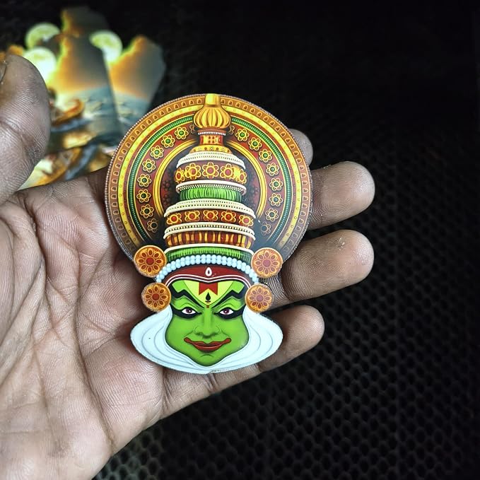 Kerala Souvenir Gift Box with Traditional Kerala Handicrafts