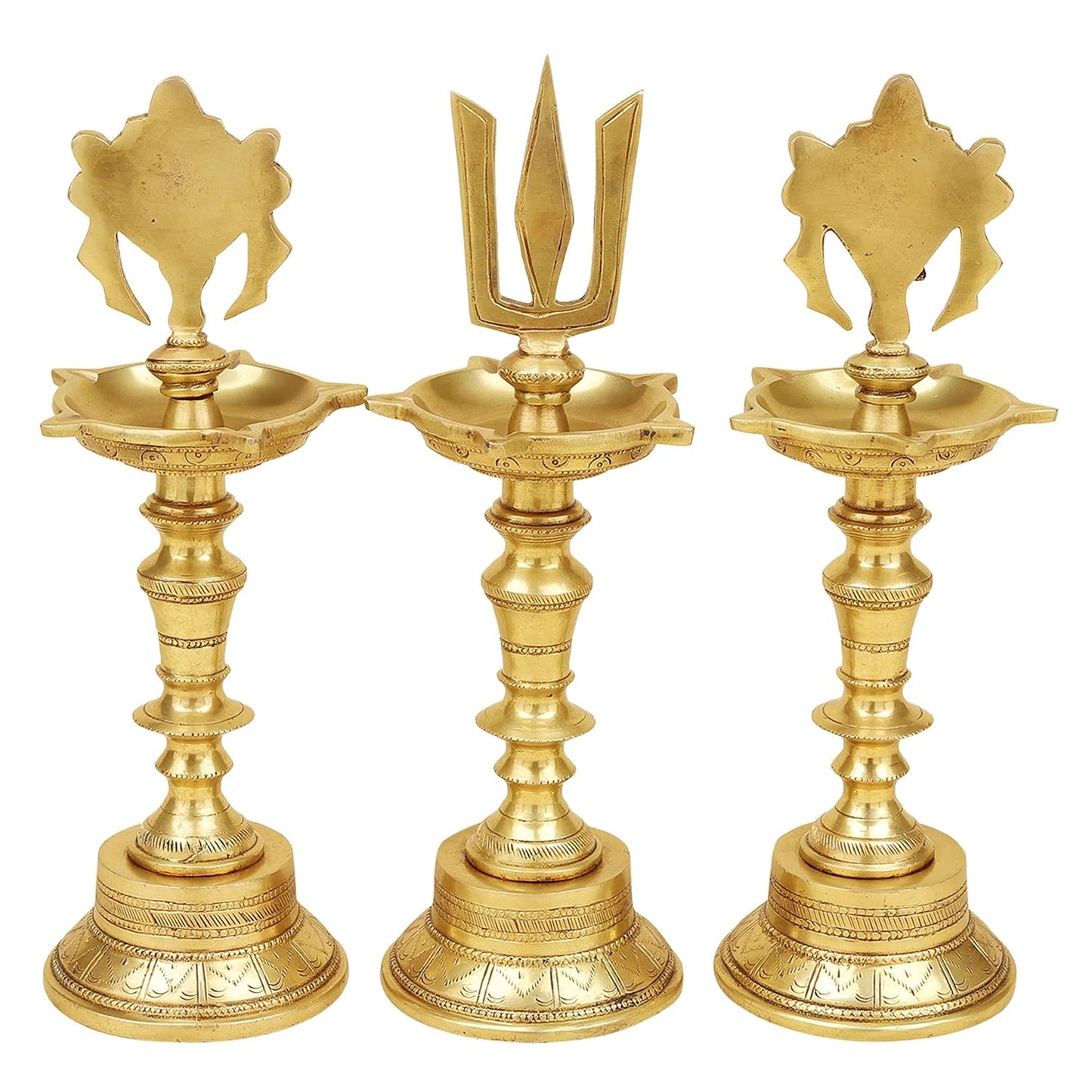 Brass Shankh Chakra Namah Diya – Traditional Temple Style Brass Lamp