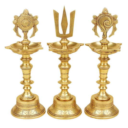 Brass Shankh Chakra Namah Diya – Traditional Temple Style Brass Lamp