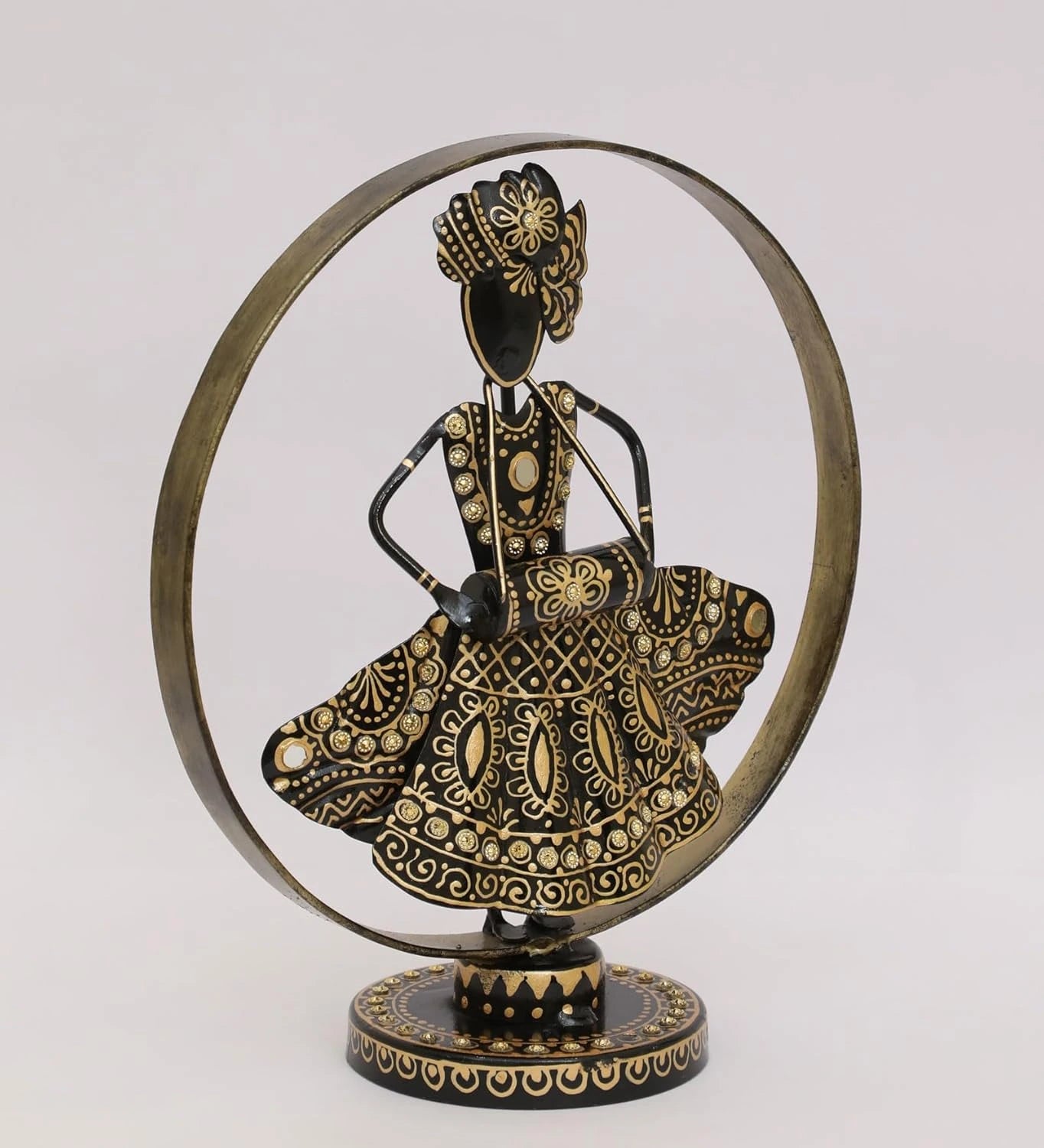 Handcrafted iron Rajasthani musician figurine with elegant ring frame- ArtyCraftz.com