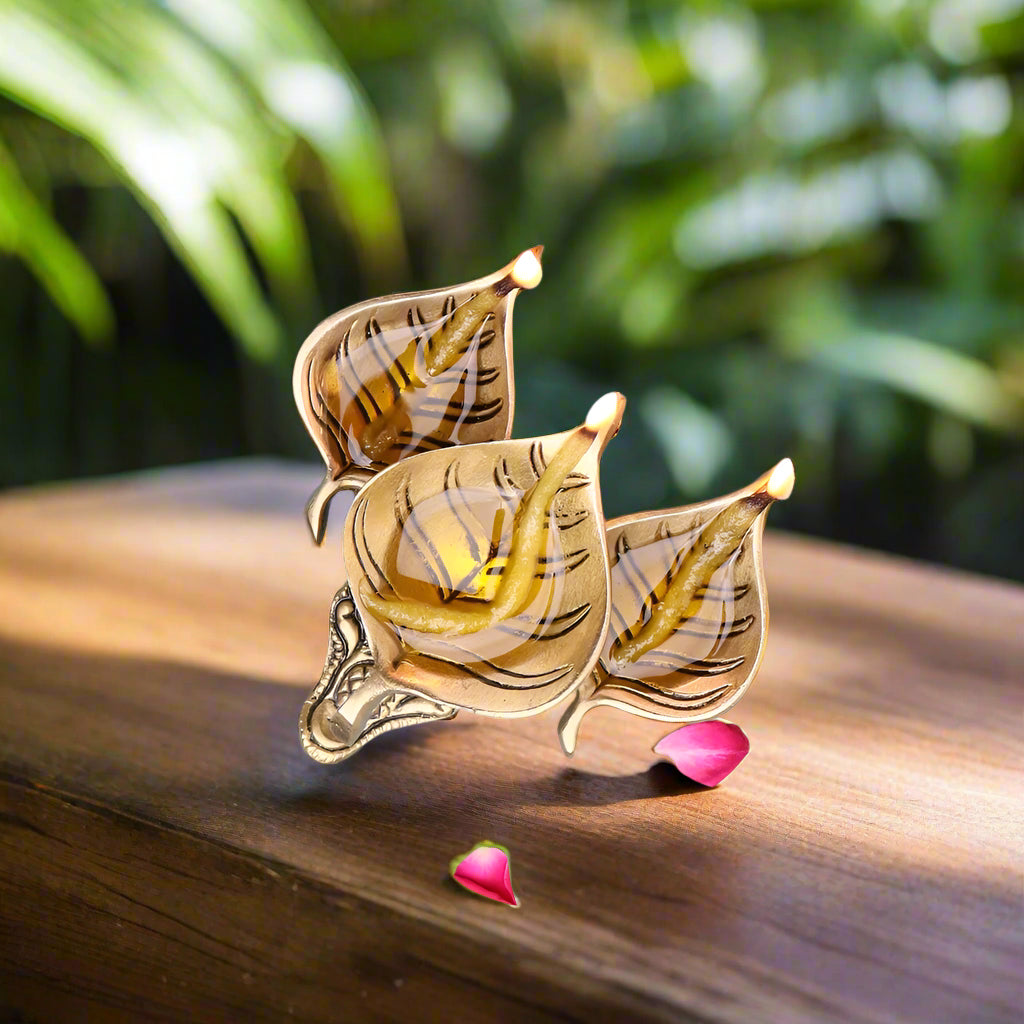 Brass 3 Leaf Shaped Oil Lamp-ArtyCraftz.com