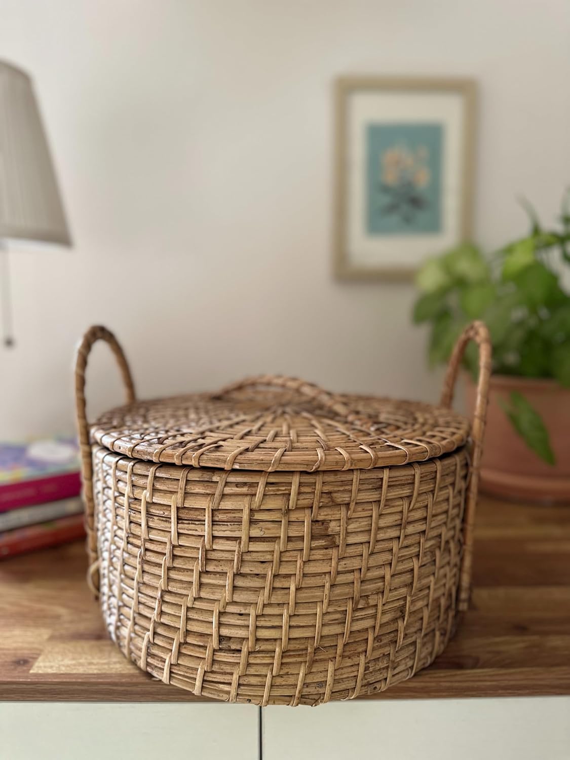 Cane Round Storage basket with lid