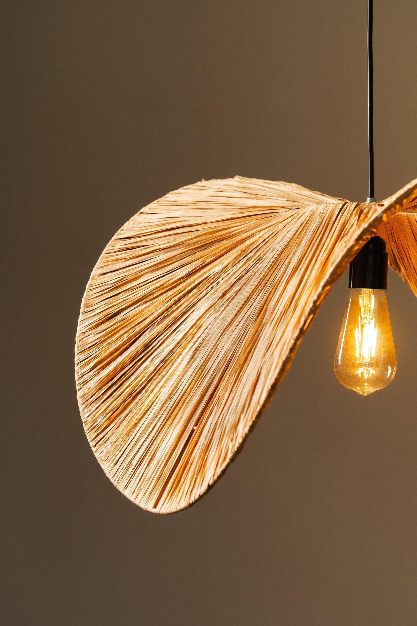 Luxurious Grass Wave Hanging Lampshade, Rattan Pendant Light For Office & Home