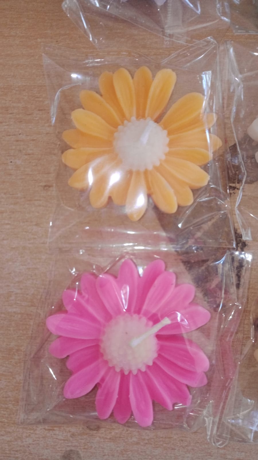 Daisy Design Scented Flower Candles WhatsApp Live Image 2 Pcs