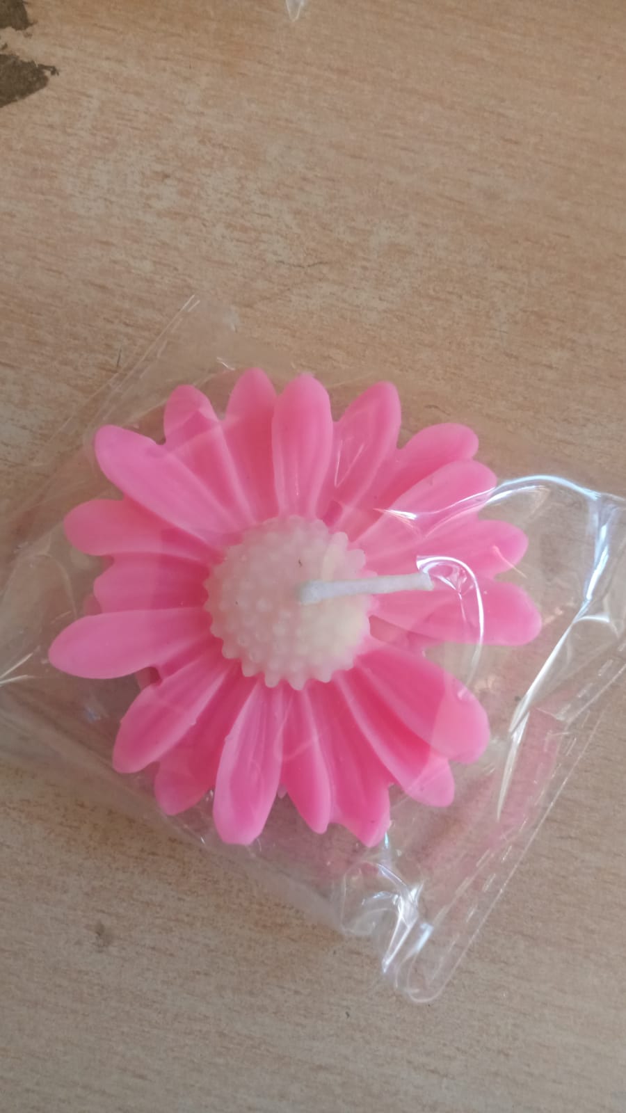 Daisy Design Scented Flower Pink Colour Candle WhatsApp Live Image