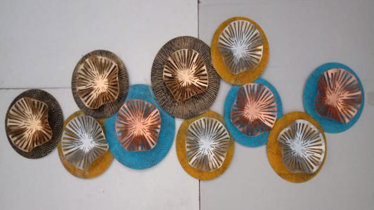 Handcrafted Metal Circular with Golden Cutting for Wall Decor - ArtyCraftz.com