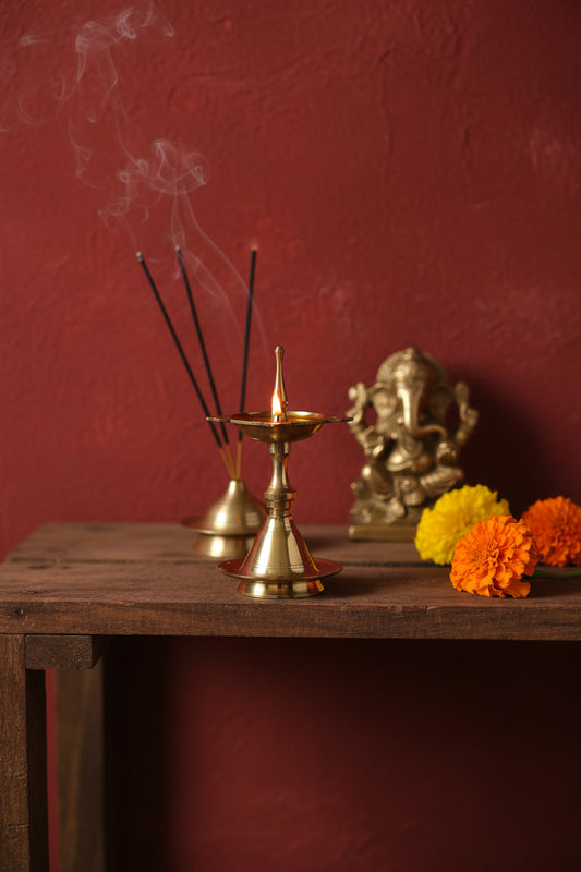 Handmade Brass Diya for Pooja - Kutthu Vilakku Samai Diya for Puja Diwali Decorations 2.5*2.5*4.5 Inches - ArtyCraftz.com