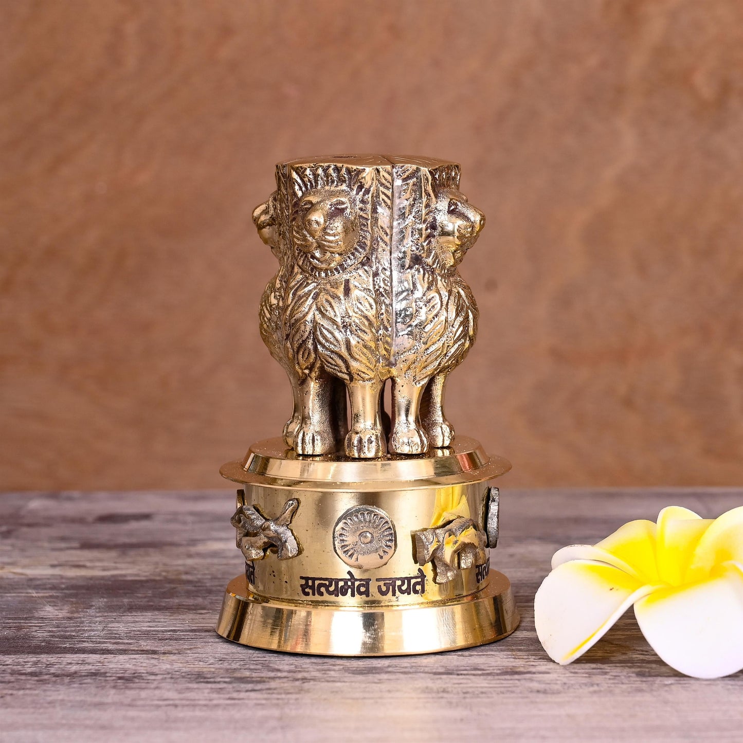 Handcrafted Brass Ashoka Pillar of Satyamev Jayate Centrepiece