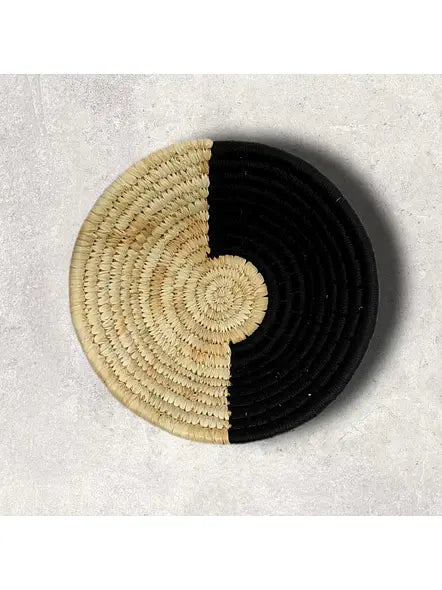 Natural Beige & Black Dual Tone Handwoven Sabai Grass Wall Plate-ArtyCraftz.com