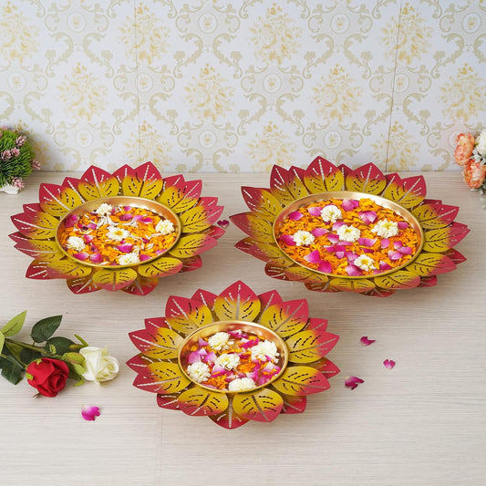 Printed Leaf Design Set of 3 Flower Shape Flower Decorative Urli