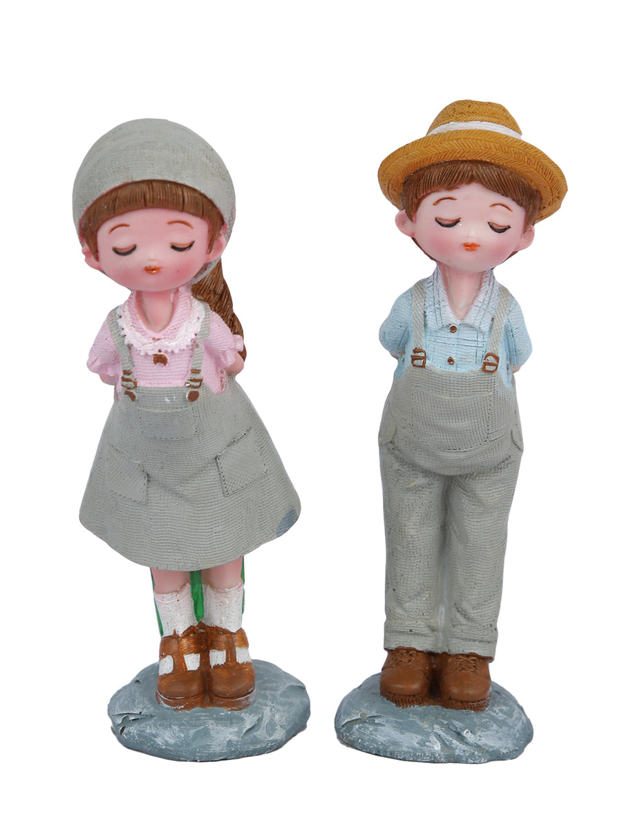 Resin Standing Kissing Couple Showpiece