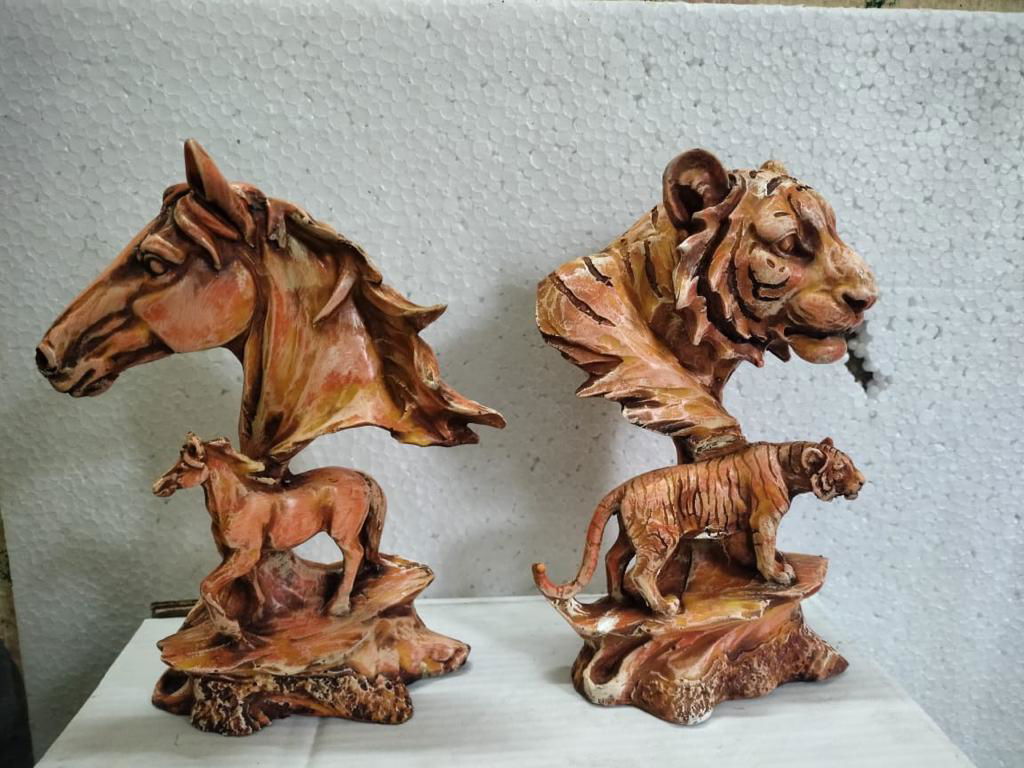 Resin Tiger and  Horse Statue Showpiece for Home Decor and Gifting - ArtyCraftz.com