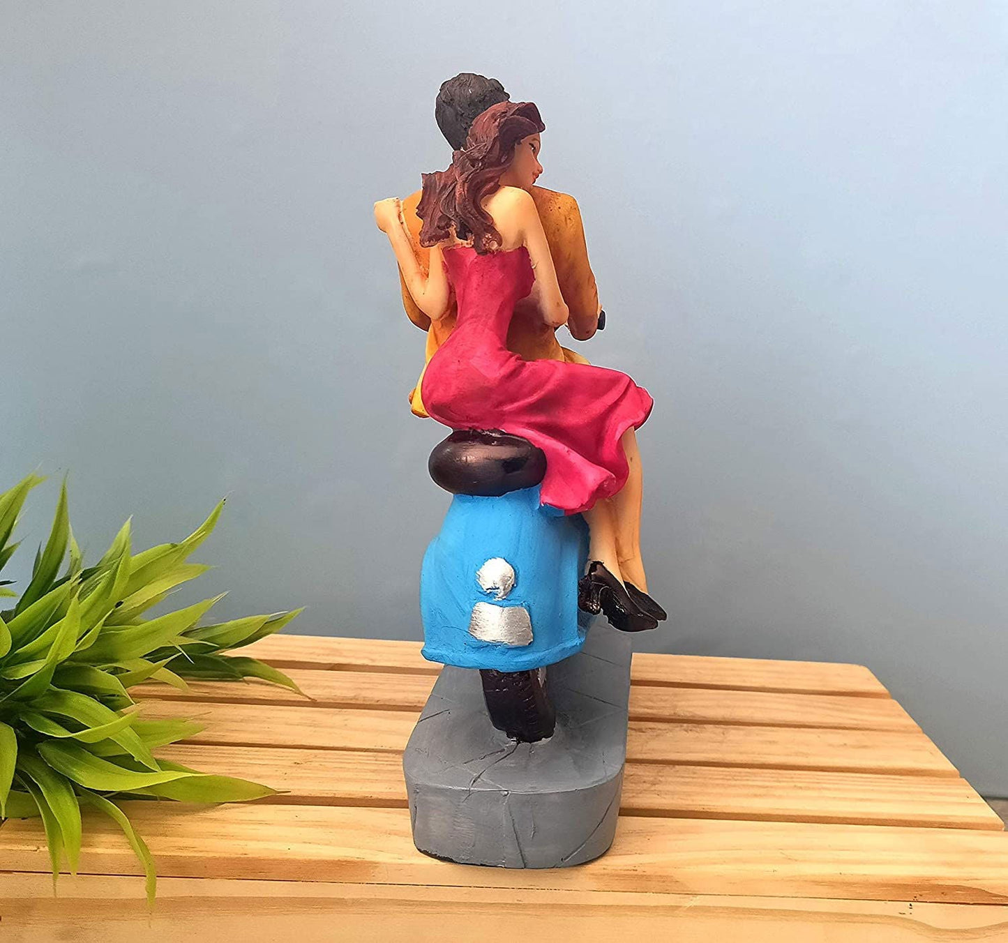Romantic Love Couple on Scooter Ride Showpiece - ArtyCraftz.com