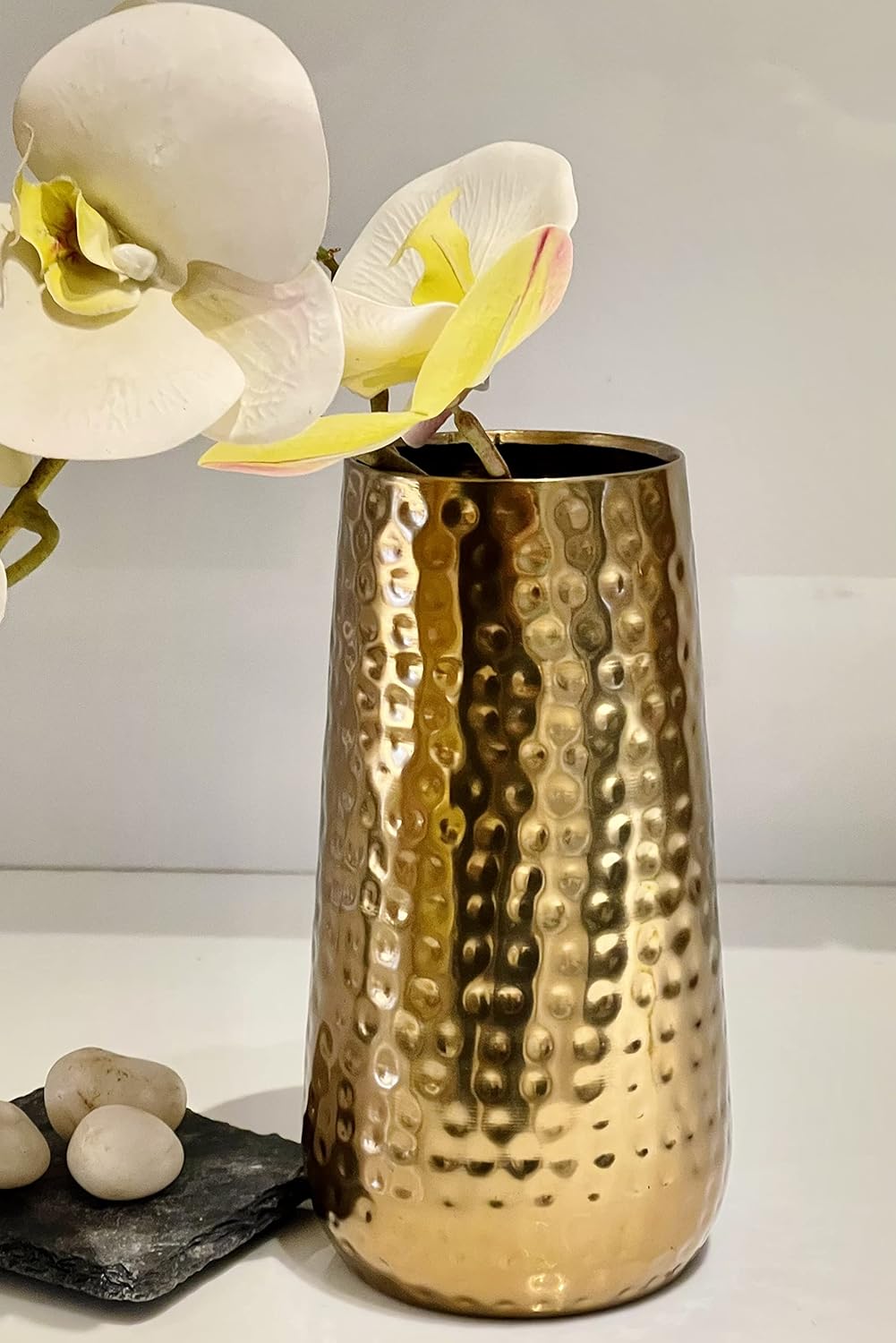 Shining Gold Bottle Shaped Hammered Iron Vase-ArtyCraftz.com