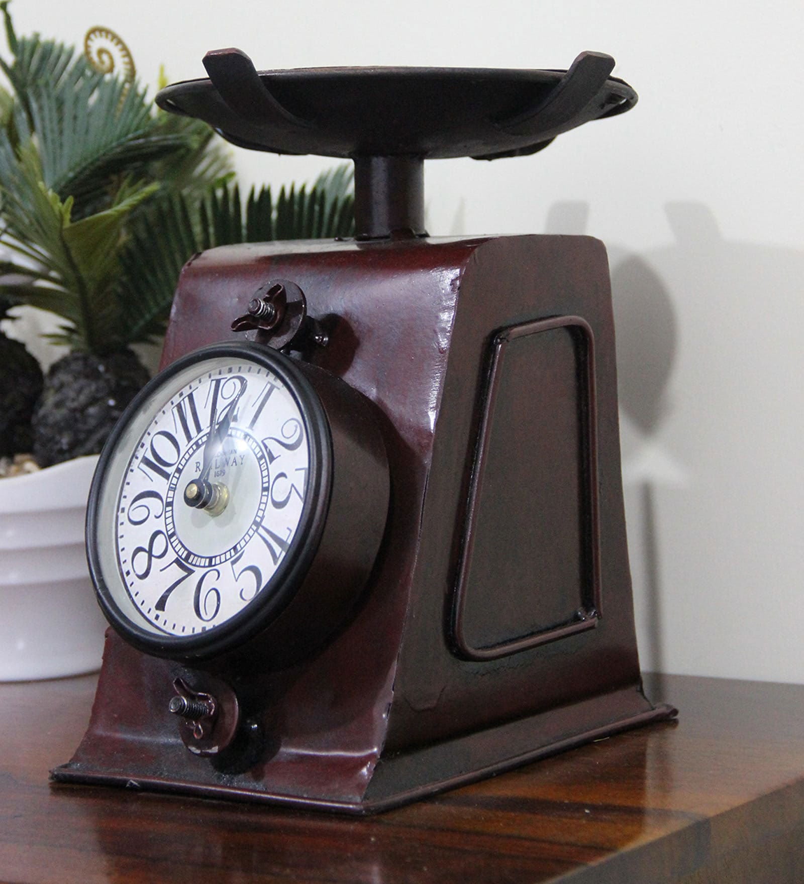 Unique Look Metal Table Clock - ArtyCraftz.com