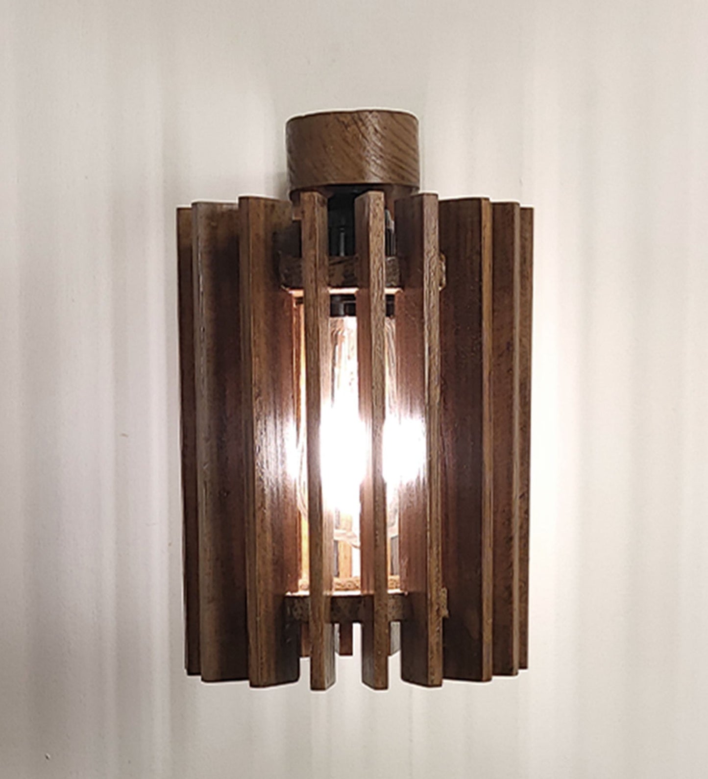 Ventus Brown Wooden Wall Light - ArtyCraftz.com