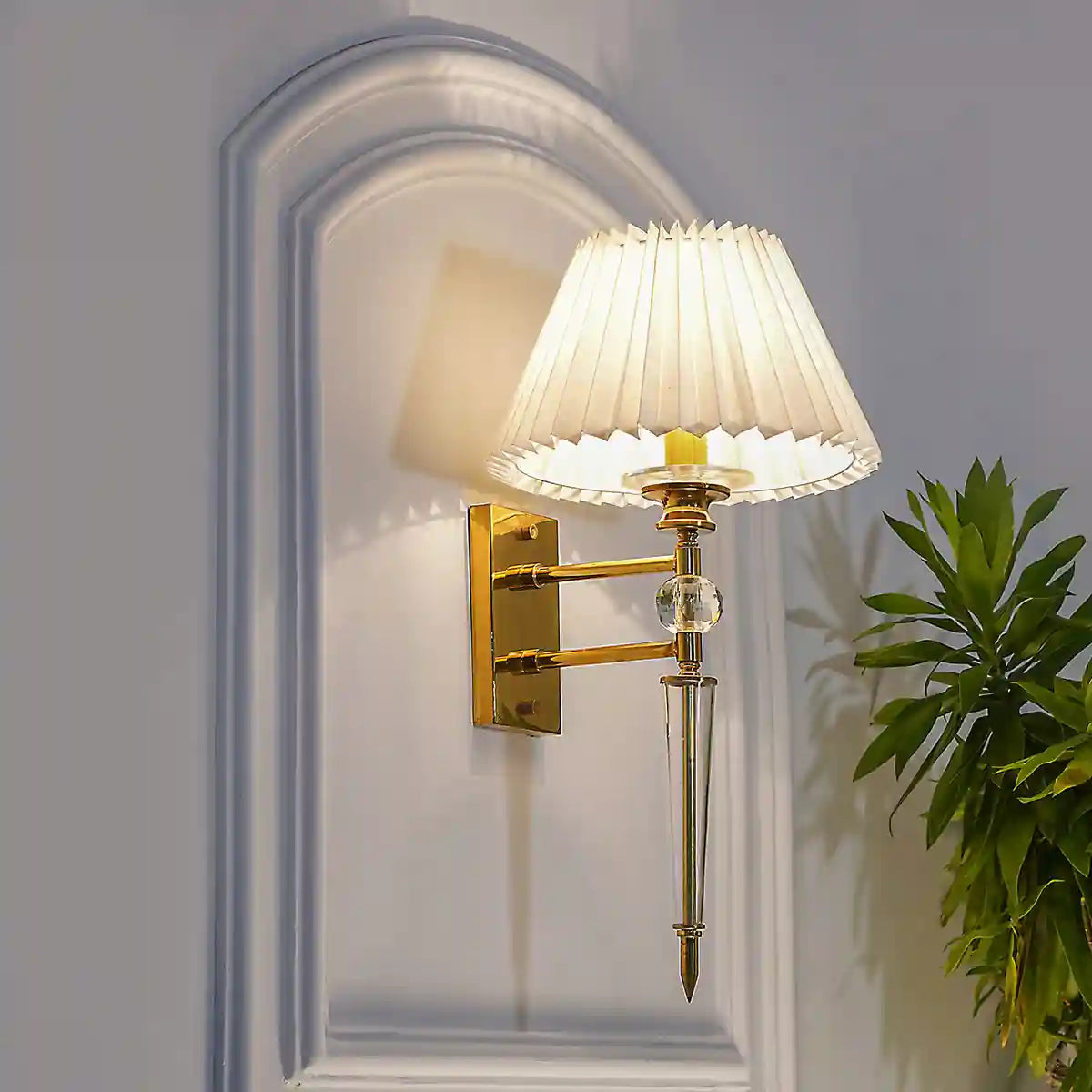 Aberdeenshire Glass Shiny Brass Wall Light