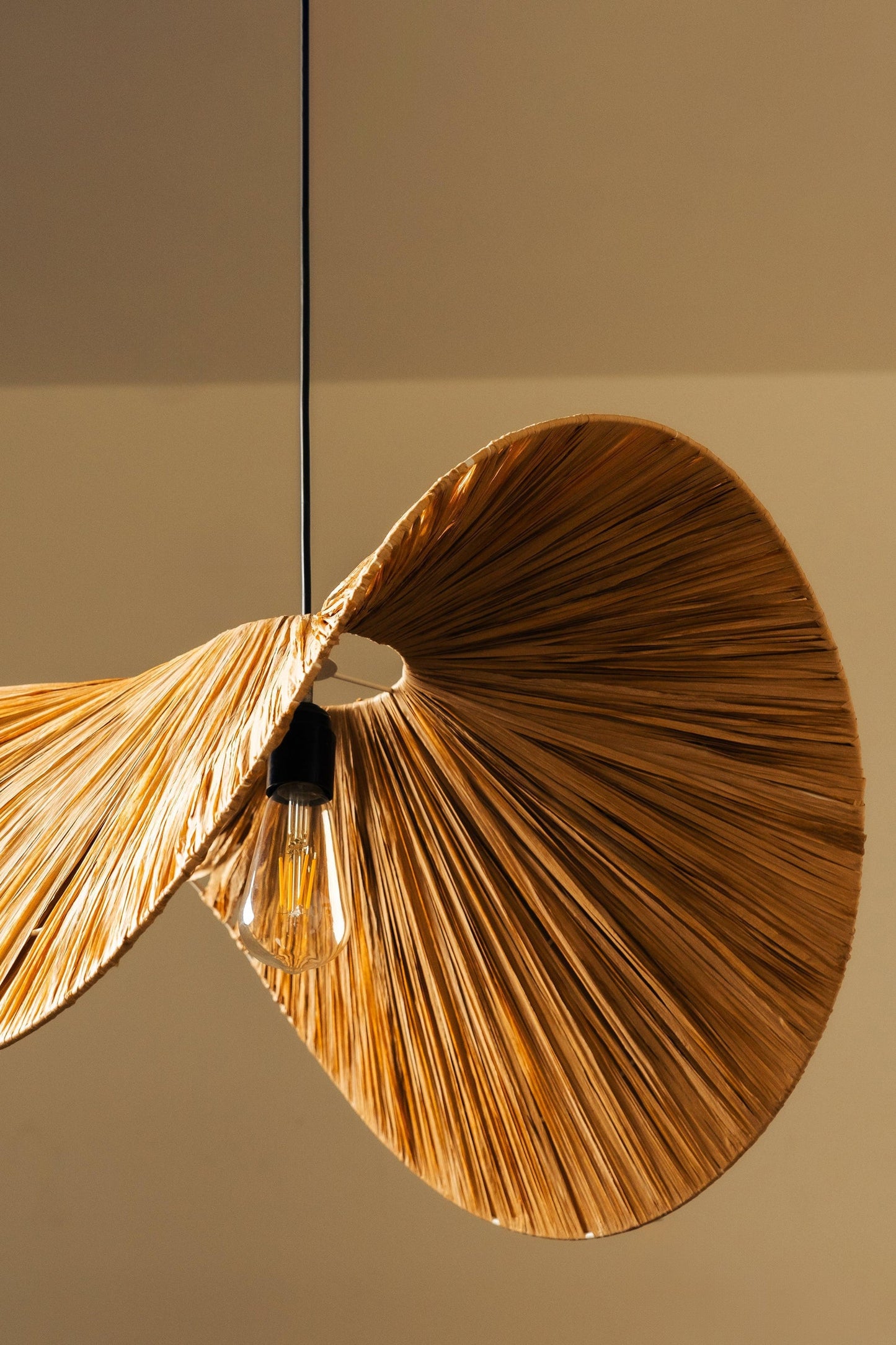 Luxurious Grass Wave Hanging Lampshade, Rattan Pendant Light For Office & Home