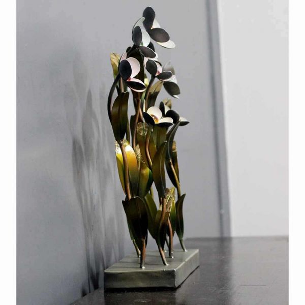 Beautiful Handmade Metal Flower Table Decor